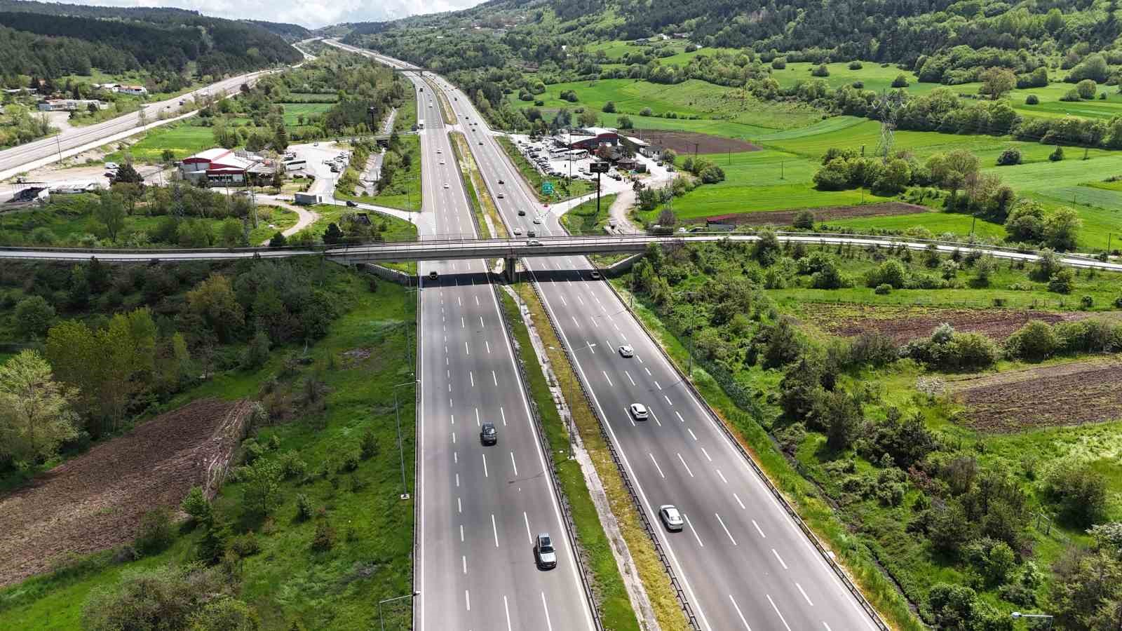 Bolu geçişinde bayram trafiği akıcı seyrediyor