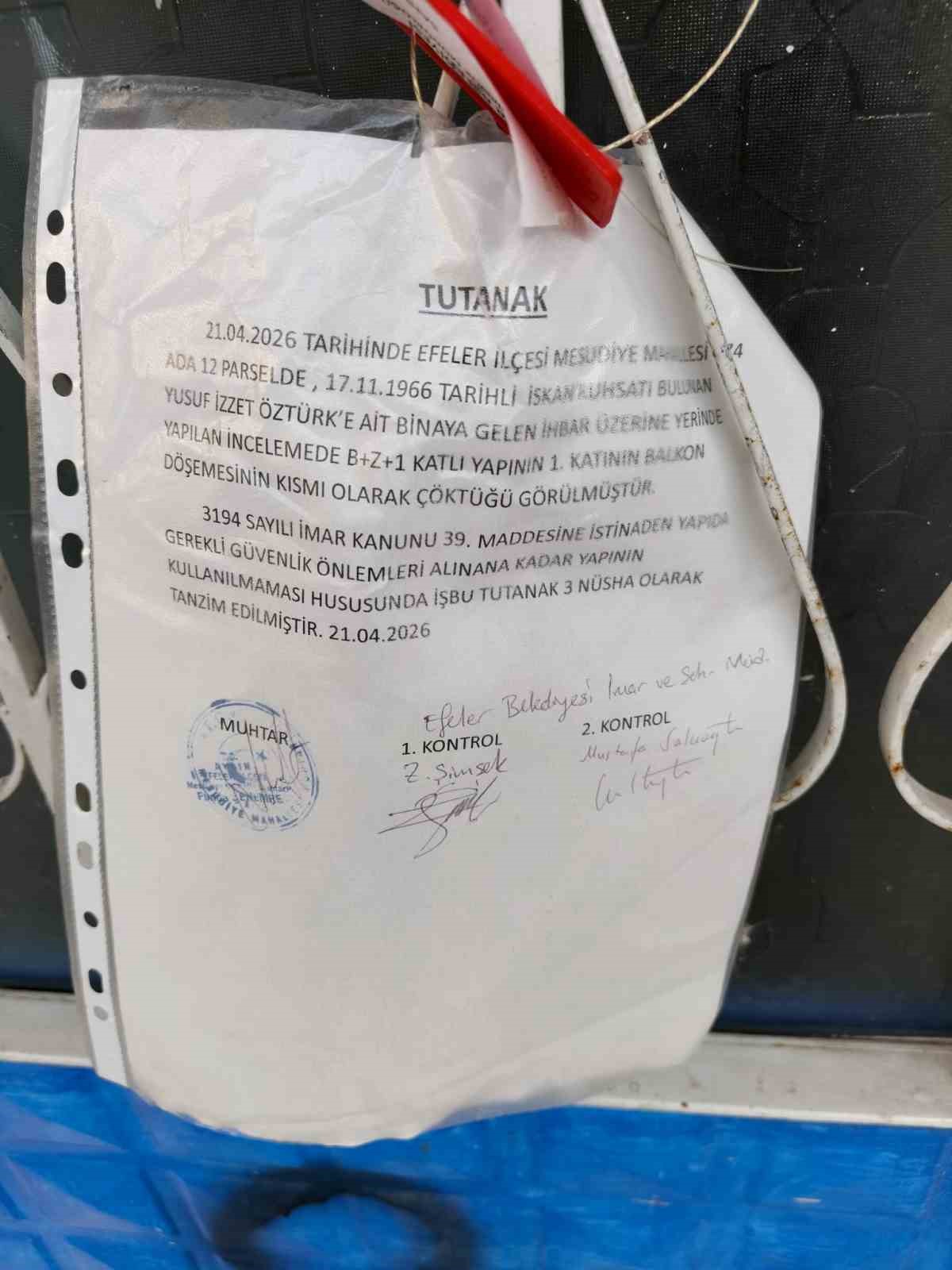 Balkonu çöken bina mühürlendi