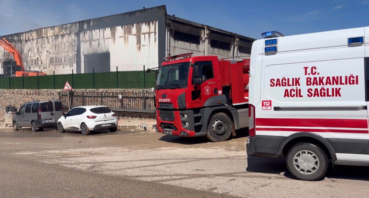 Gaziantep’te mobilya fabrikasındaki yangın söndürüldü