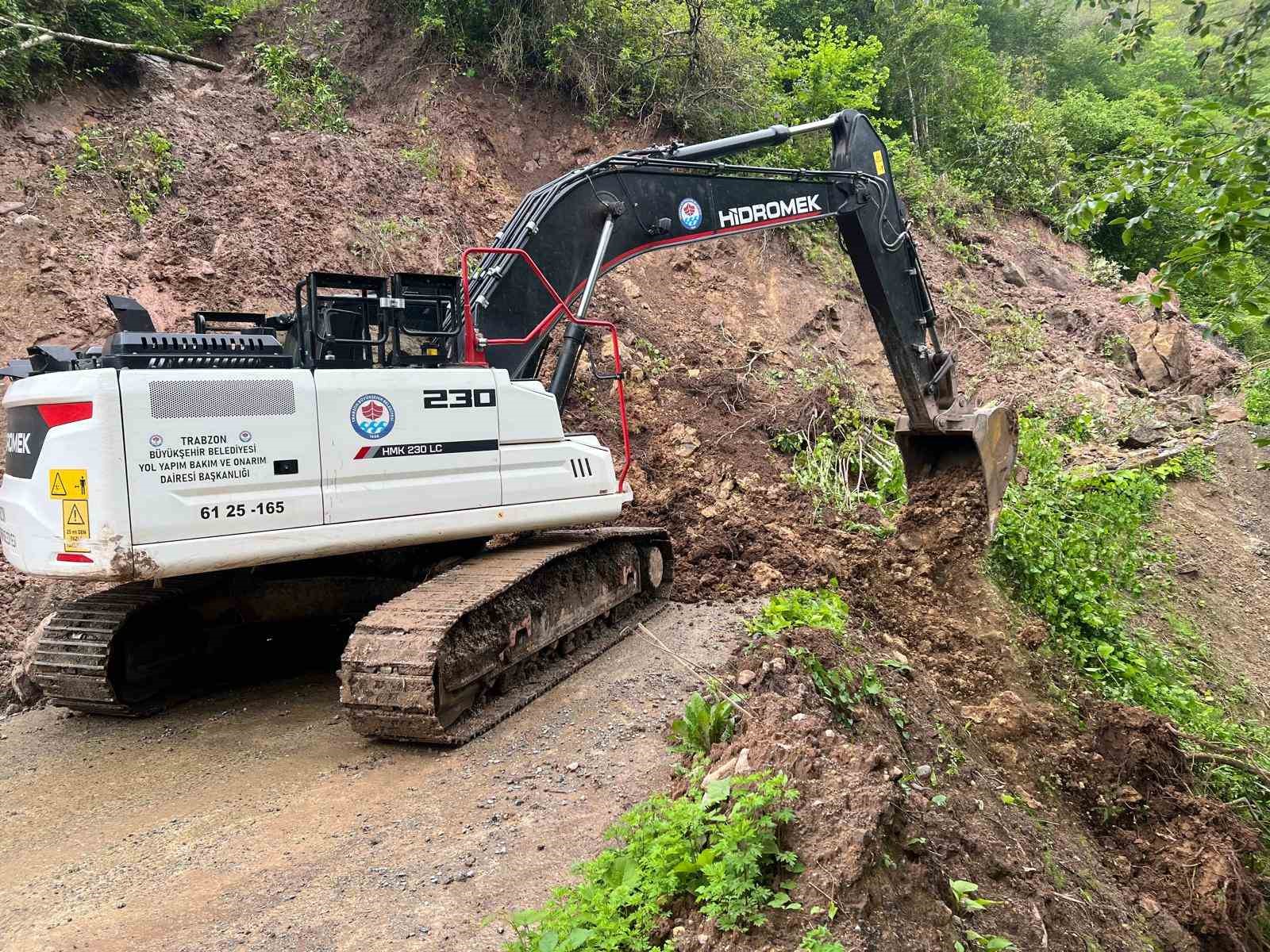 Trabzon&rsquo;da ekiplerin sel ve heyelan seferberliği
