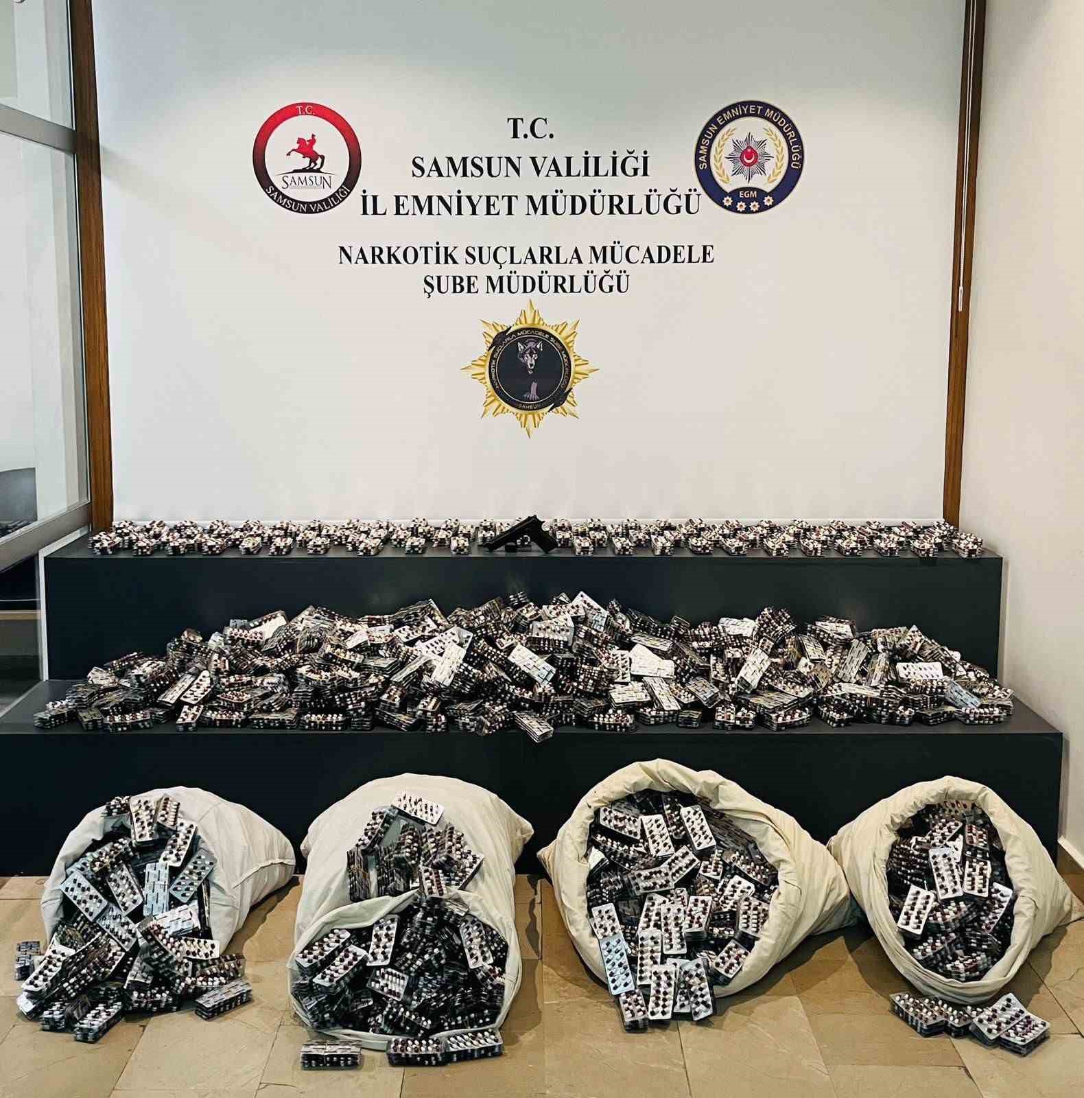 Göz kulak olacakları evi uyuşturucu deposuna çevirdiler