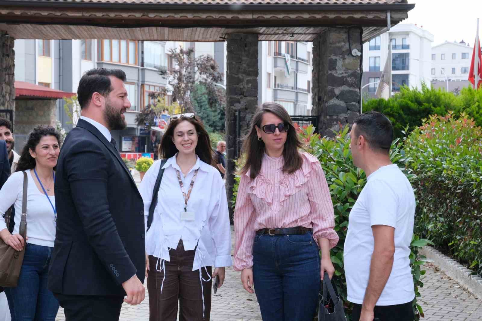 NAYDEM, apartman ve site emekçileriyle sahada buluştu
