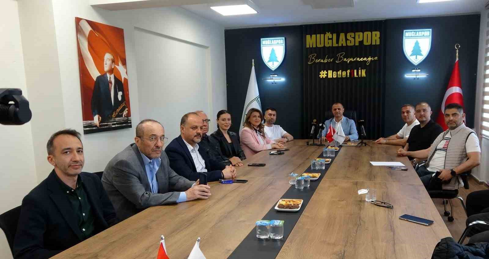 Menaf Kıyan&ccedil;: "Y&uuml;zde 99 aday değilim"
