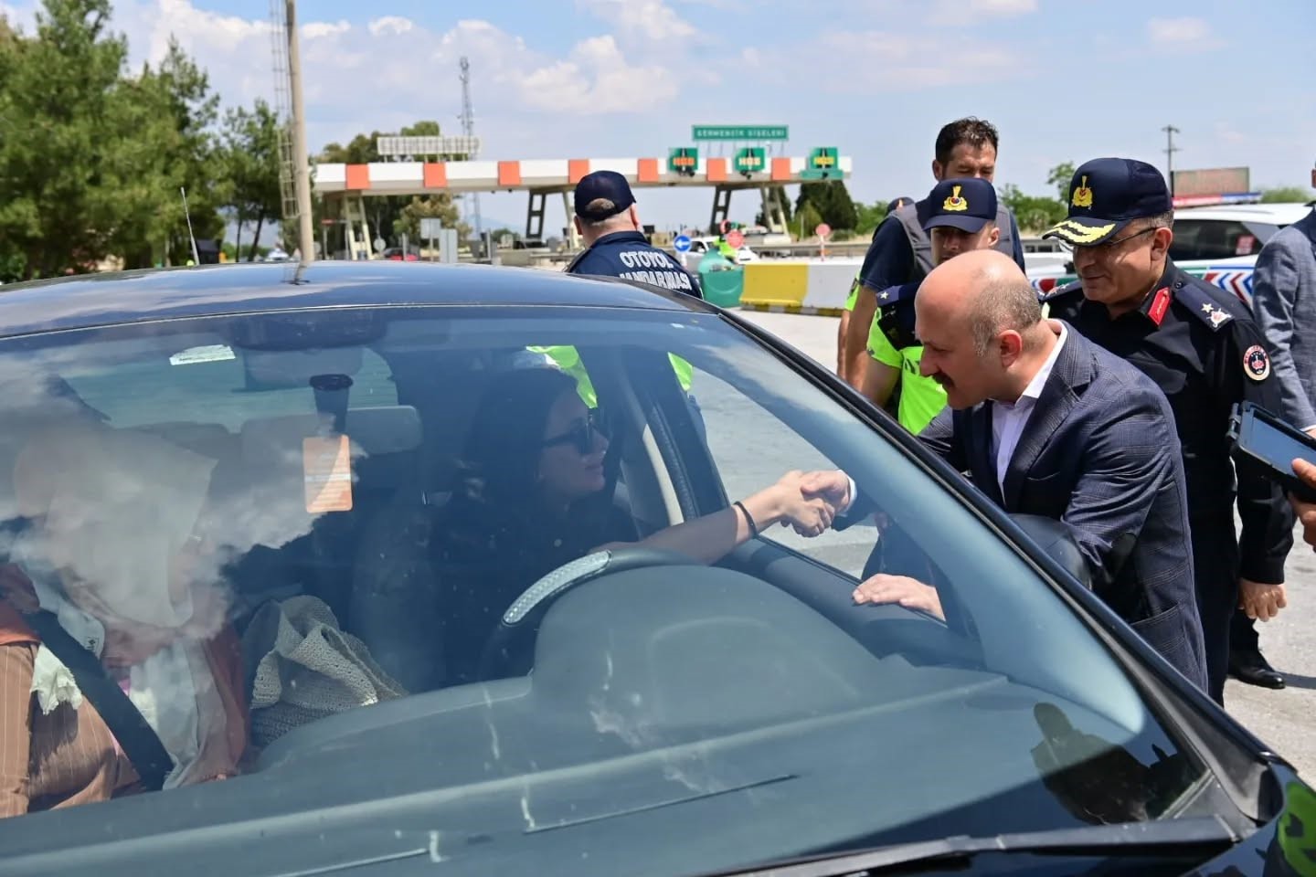 Vali Varol&rsquo;dan bayram &ouml;ncesi otoyol denetimi
