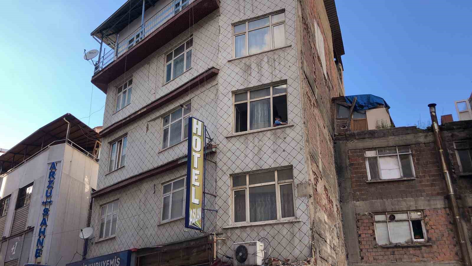 Koku oteli sarınca gerçek ortaya çıktı: 6 gün önce öldüğü belirlendi