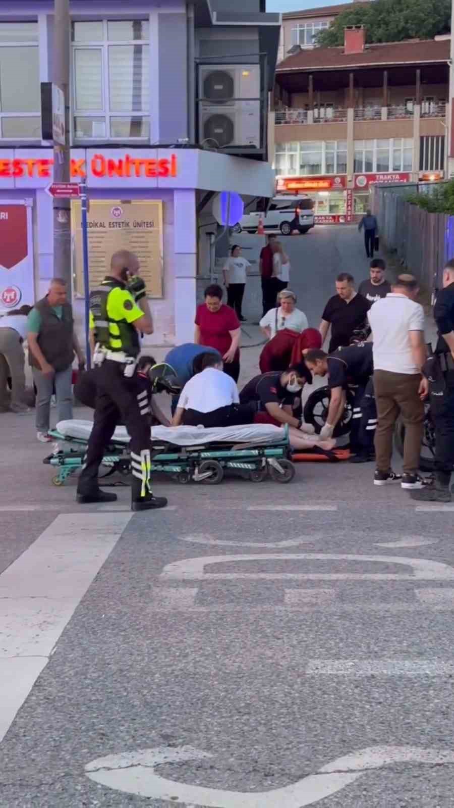 Edirne’de iki motosikletin çarpıştığı kazada 2 genç kız yaralandı