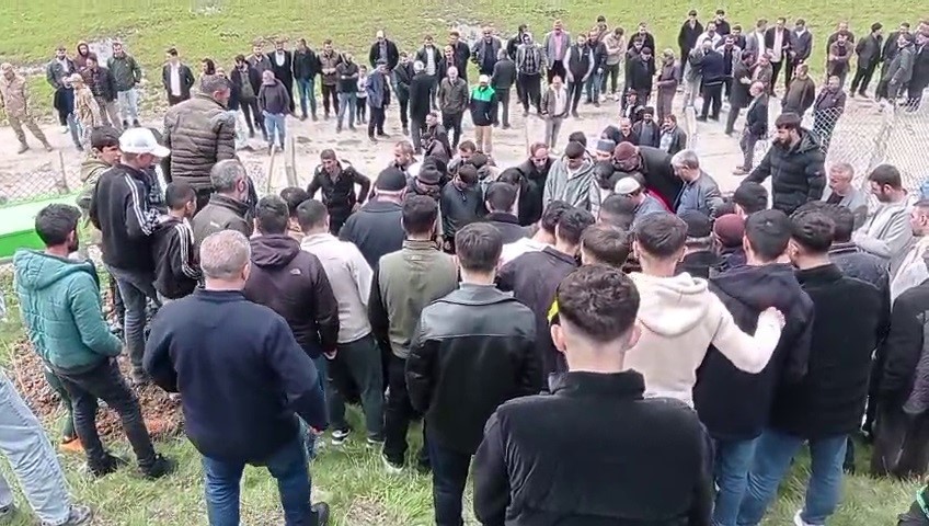 Tekman’da dere yatağına düşen çocuk boğuldu