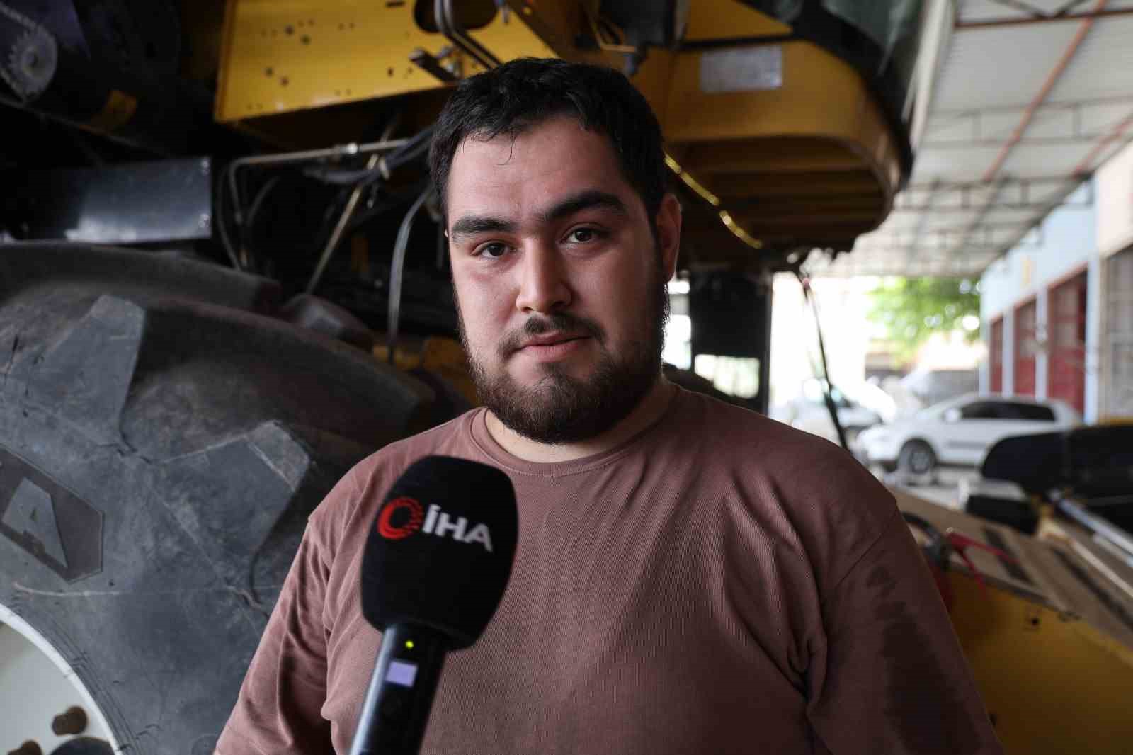 Adana&rsquo;da buğday hasadı &ouml;ncesi bi&ccedil;erd&ouml;verlerin bakımı yapılıyor
