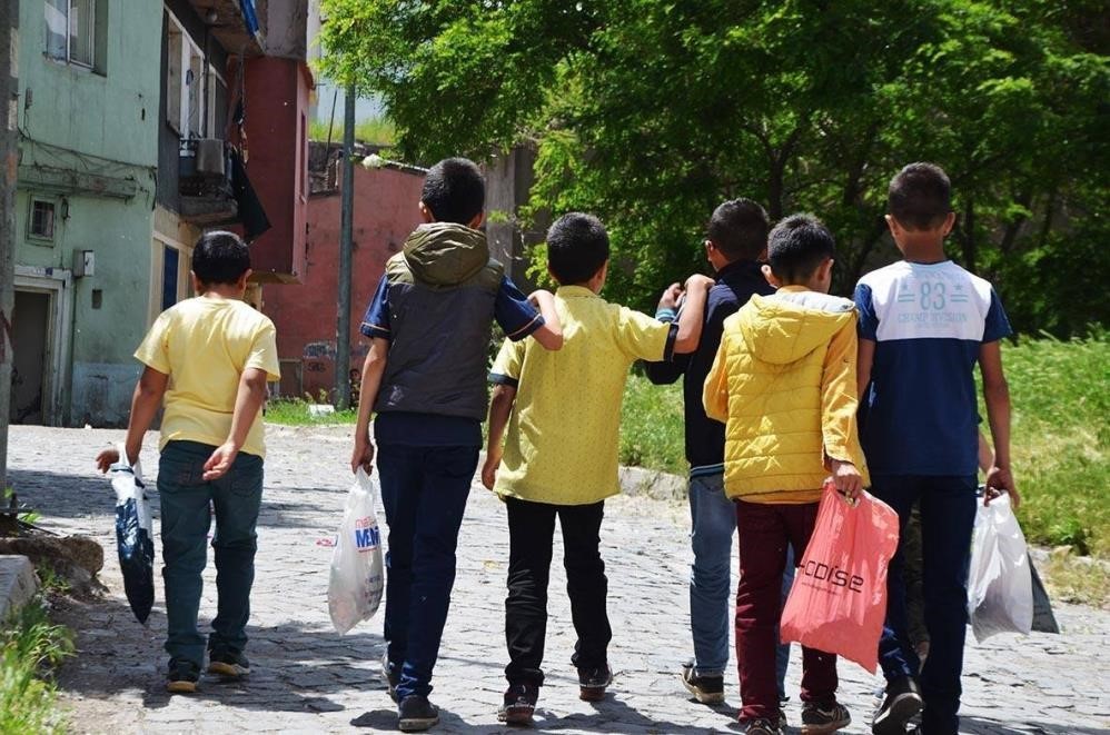 Erzurum&rsquo;da "arafalık" geleneği s&uuml;r&uuml;yor
