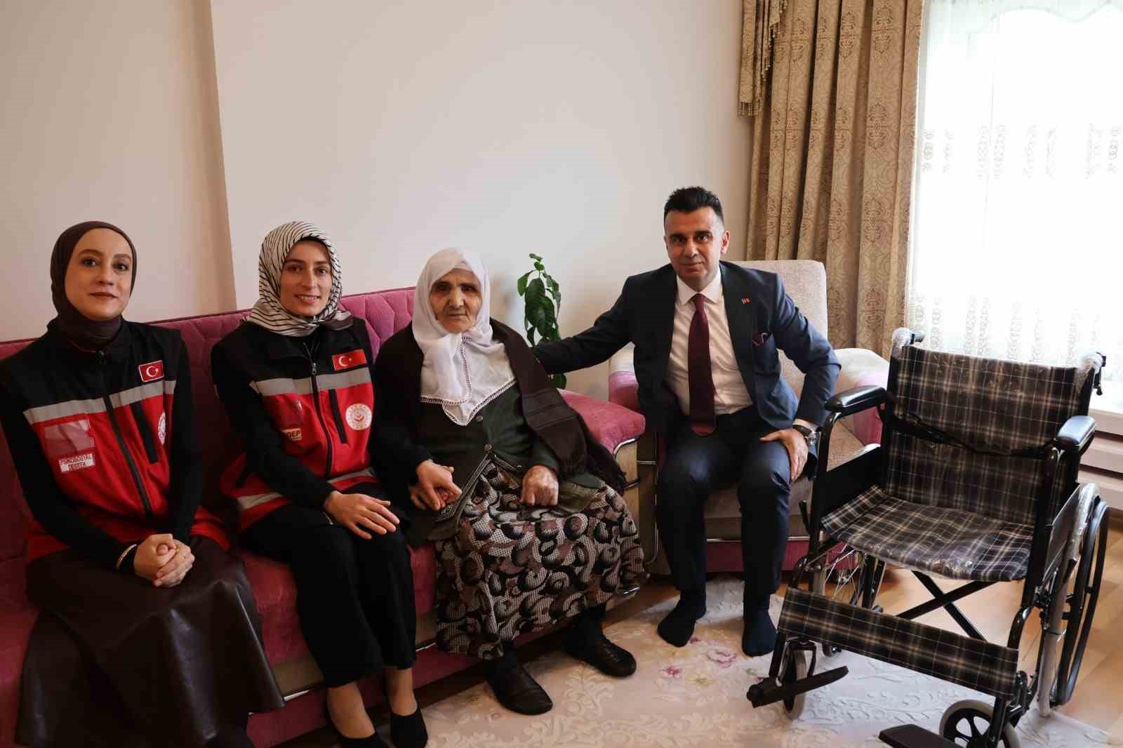 Erzurum&rsquo;da şehit annesine anlamlı bayram hediyesi
