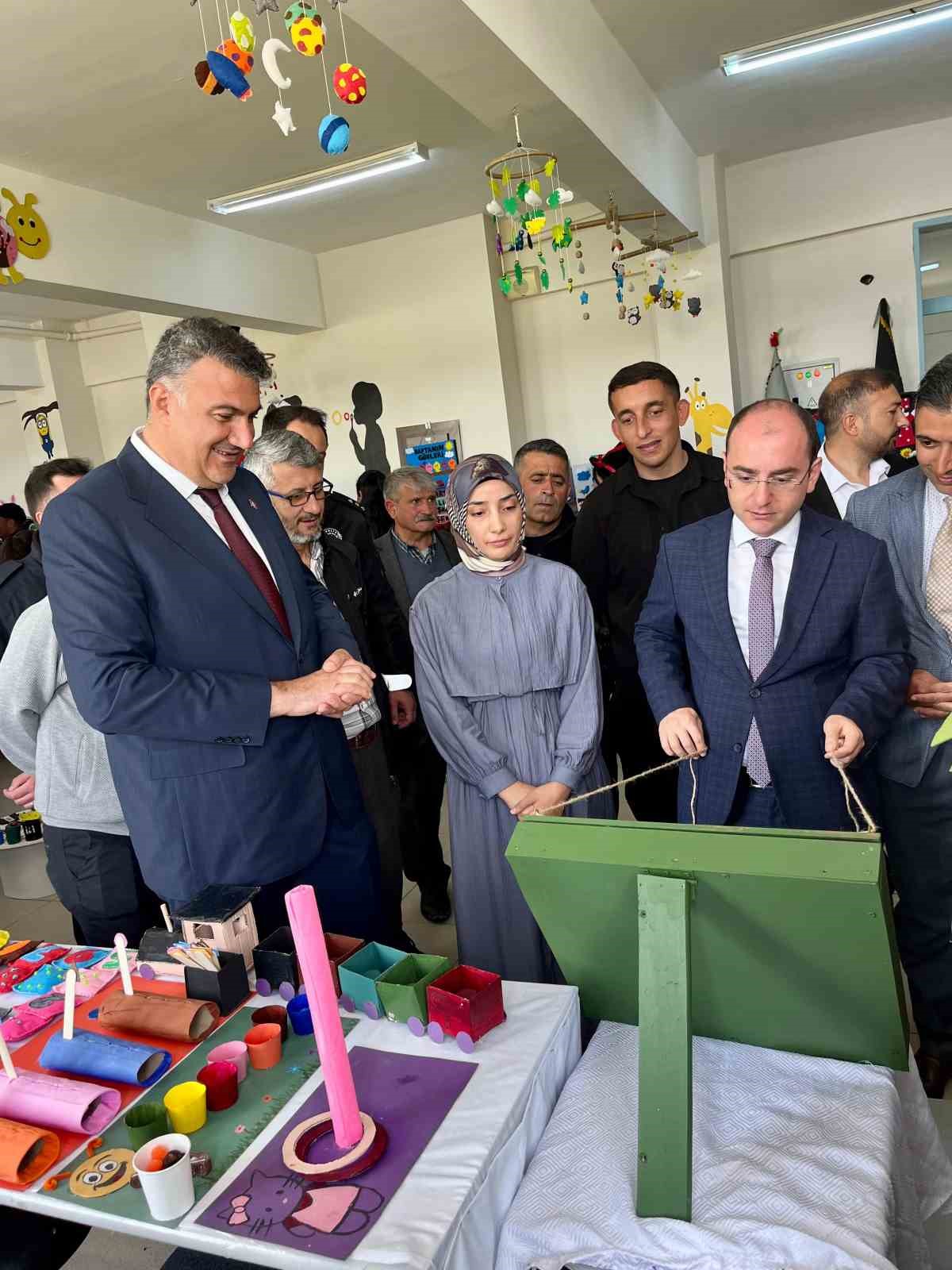 Karaçoban’da anlamlı sergi