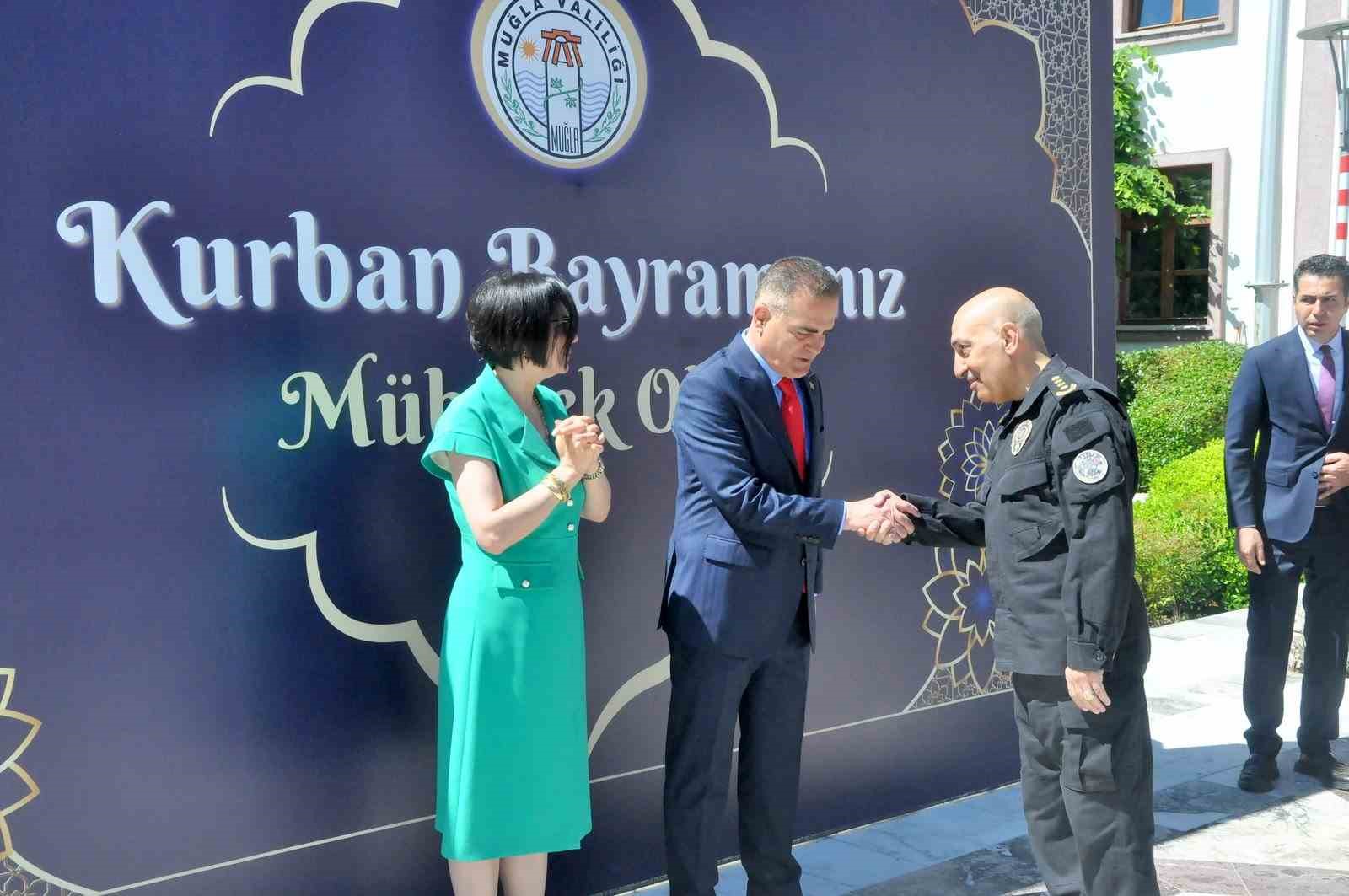 Muğla Valiliği bahçesinde geleneksel Bayramlaşma töreni düzenlendi
