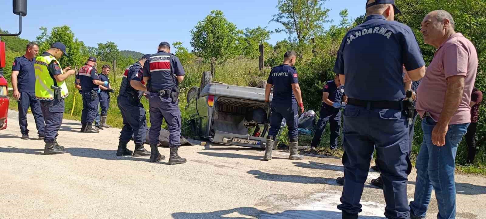 &Ccedil;an&rsquo;da takla atan otomobilin s&uuml;r&uuml;c&uuml;s&uuml; hayatını kaybetti
