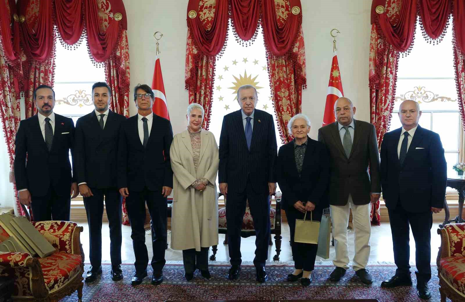 Cumhurbaşkanı Erdoğan, Adnan Menderes ve dava arkadaşlarının ailelerini kabul etti
