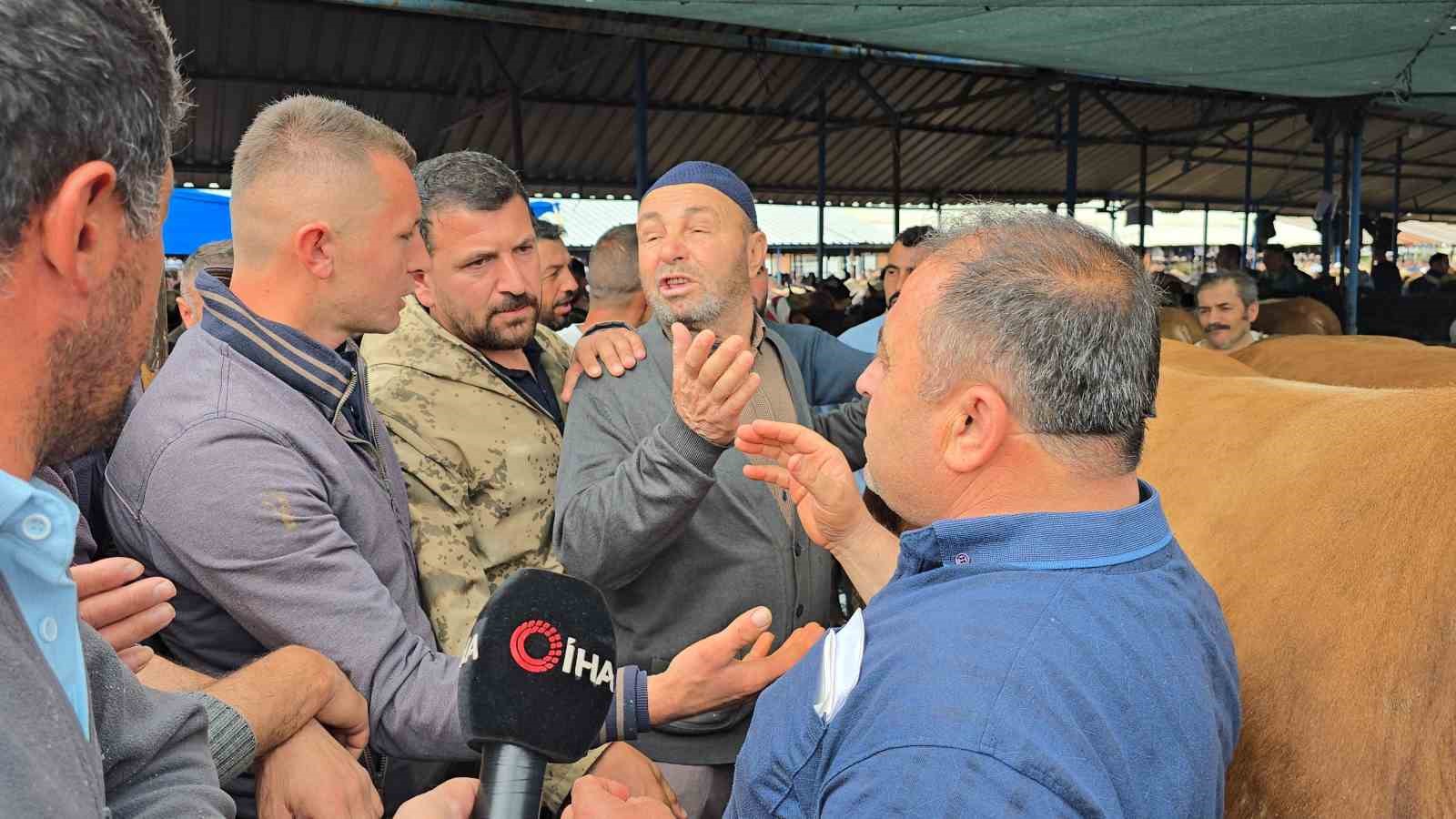 Vezirköprü Canlı Hayvan Pazarı’nda yoğunluk