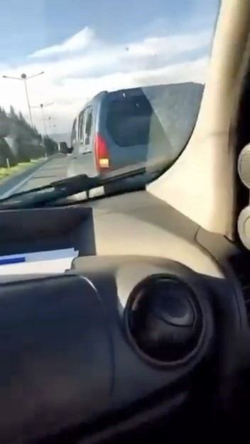 Elazığ&rsquo;da makas atan ara&ccedil; kameraya yansıdı
