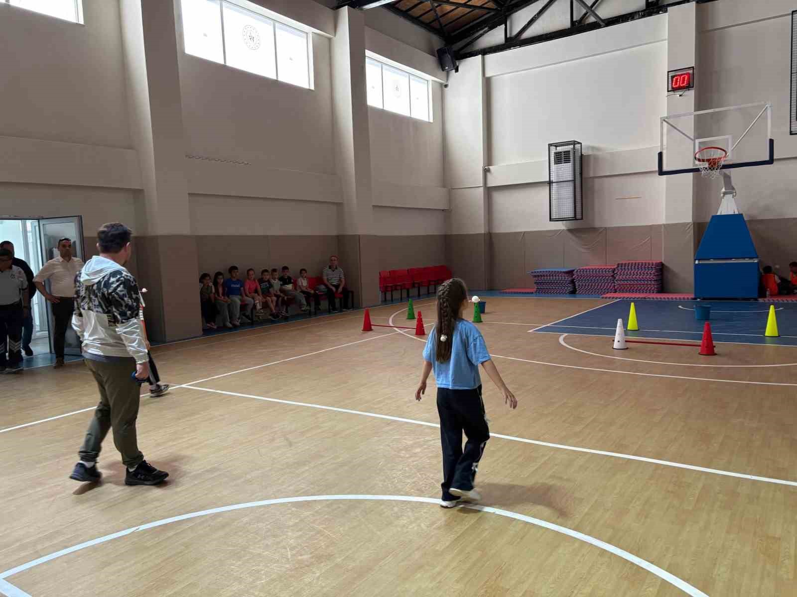 Salavatlı İlkokulu öğrencilerinden geleneksel oyunlarda başarı