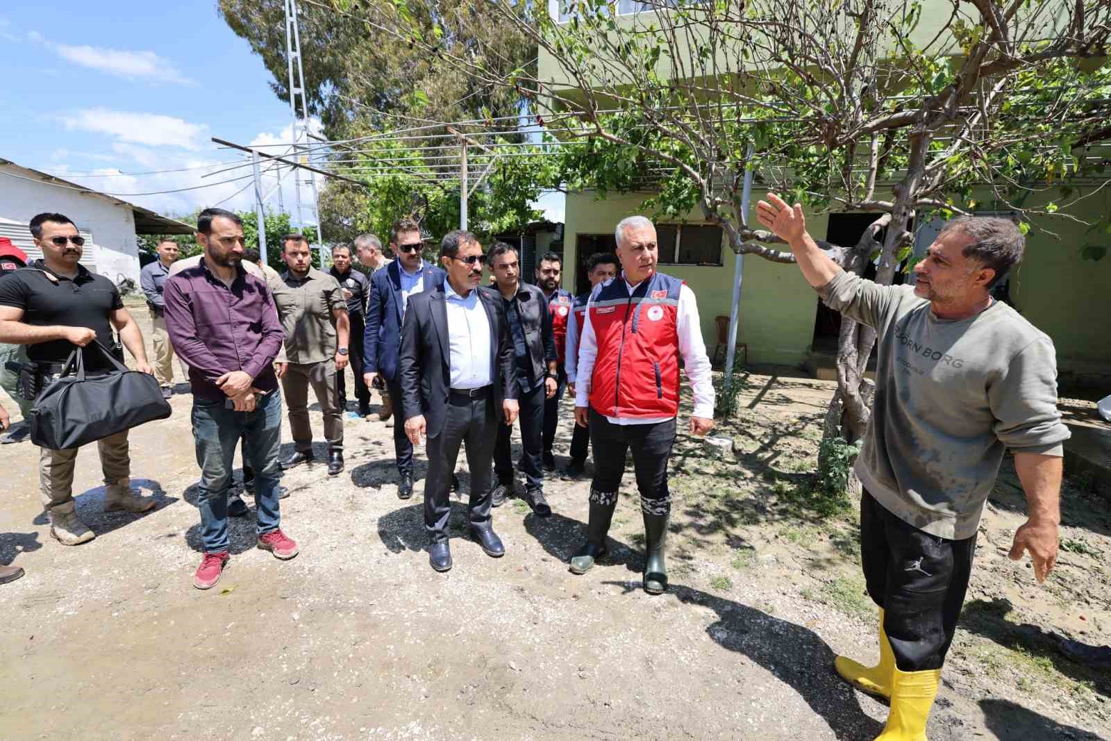 Defne’de aşırı yağıştan etkilenen alanlar incelendi