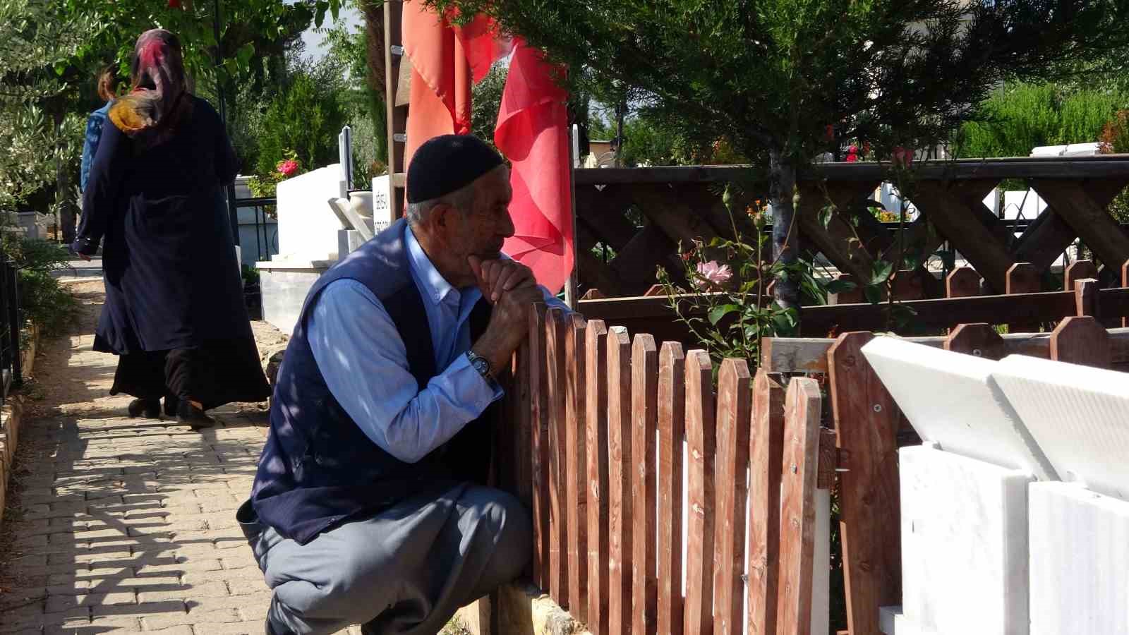 Adıyaman’da Mezarlıkta bayram yoğunluğu
