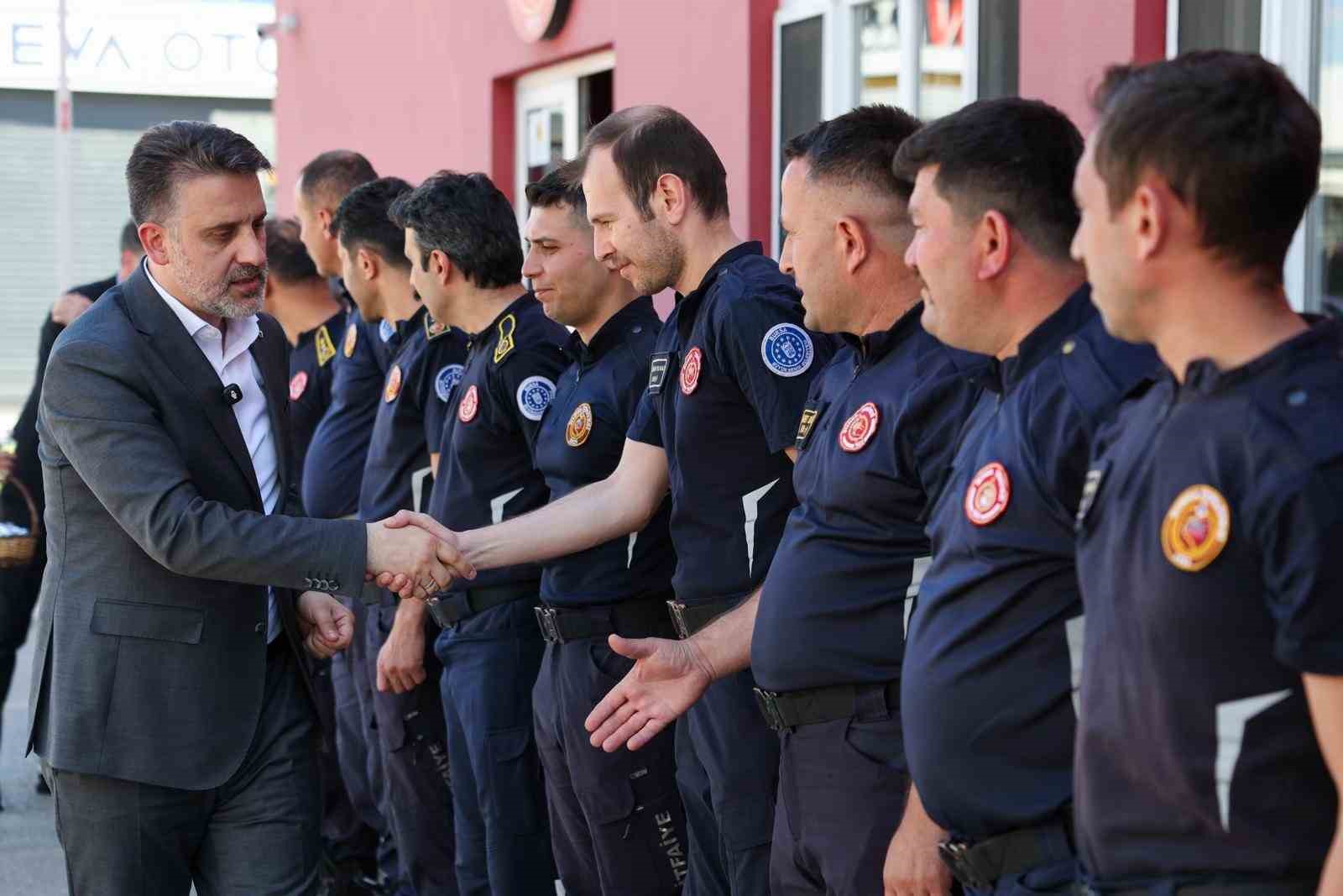 Başkan Vekili Şahin Biba&rsquo;dan şehitlik, esnaf ve itfaiye ziyareti
