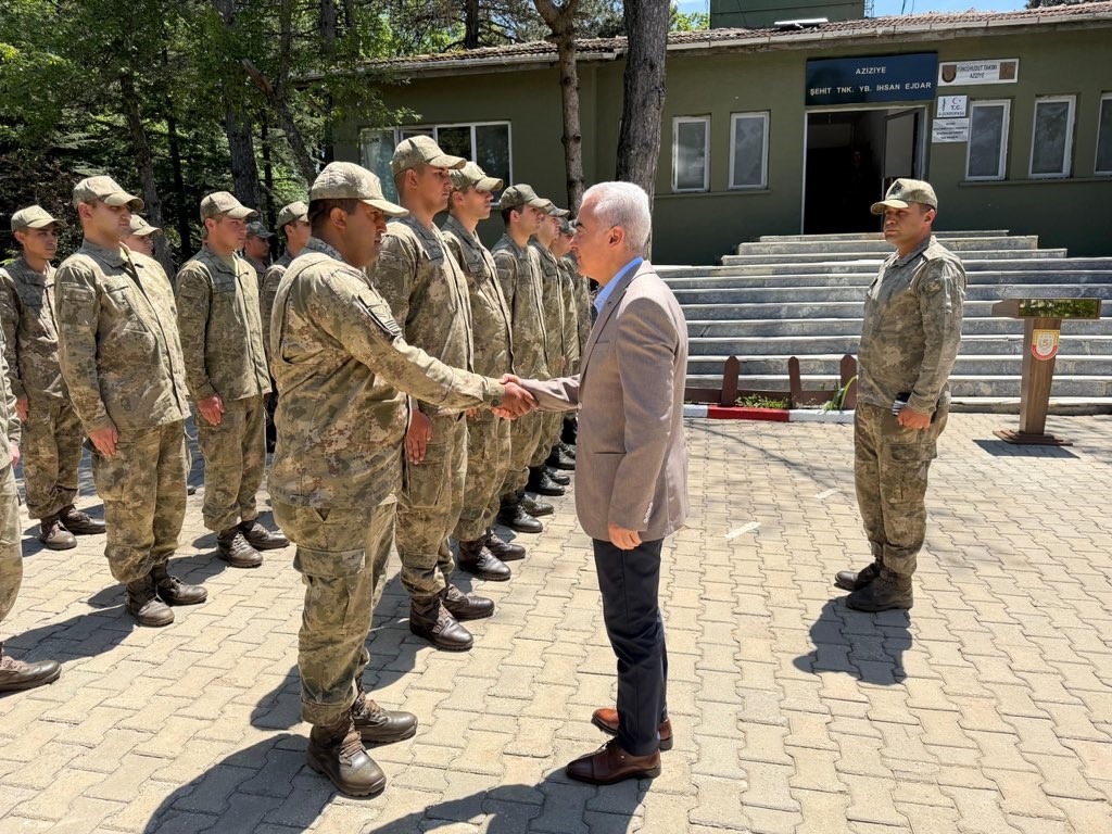 Kırklareli’nde gümrük personeli ve Mehmetçik ile bayramlaşma