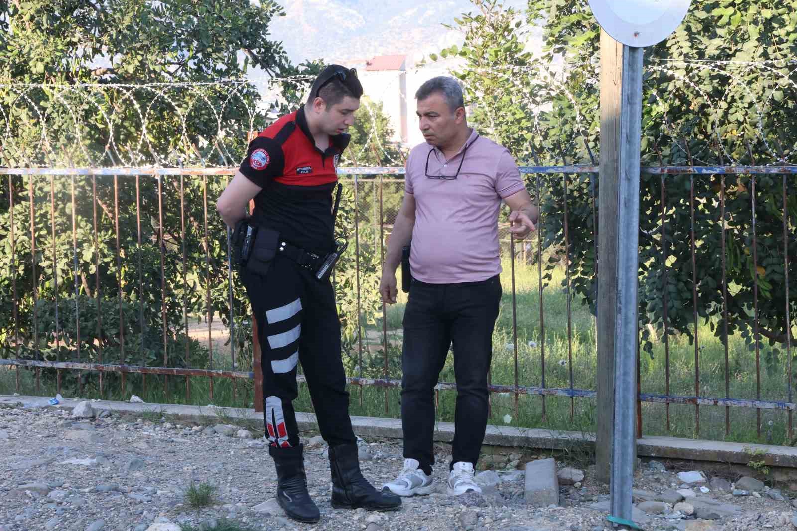Kurban pazarındaki tartışma silahlı kavgaya d&ouml;n&uuml;şt&uuml;: 3 yaralı
