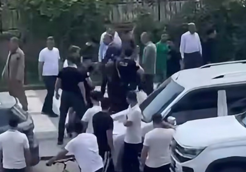 Cizre’de 400 kişilik aile kavgasında ortalık savaş alanına döndü: 8 yaralı, 17 gözaltı
