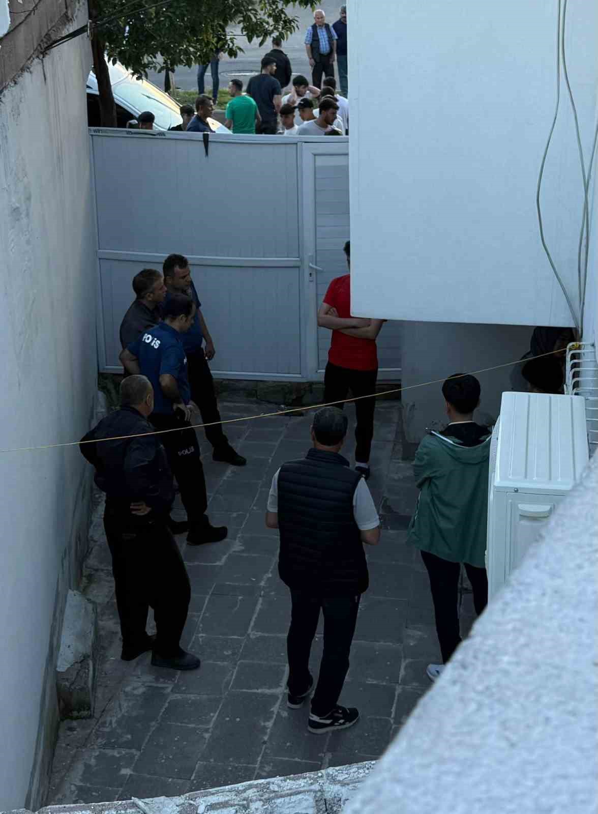 Diyarbakır’da bir kişi ağaca asılı halde ölü bulundu