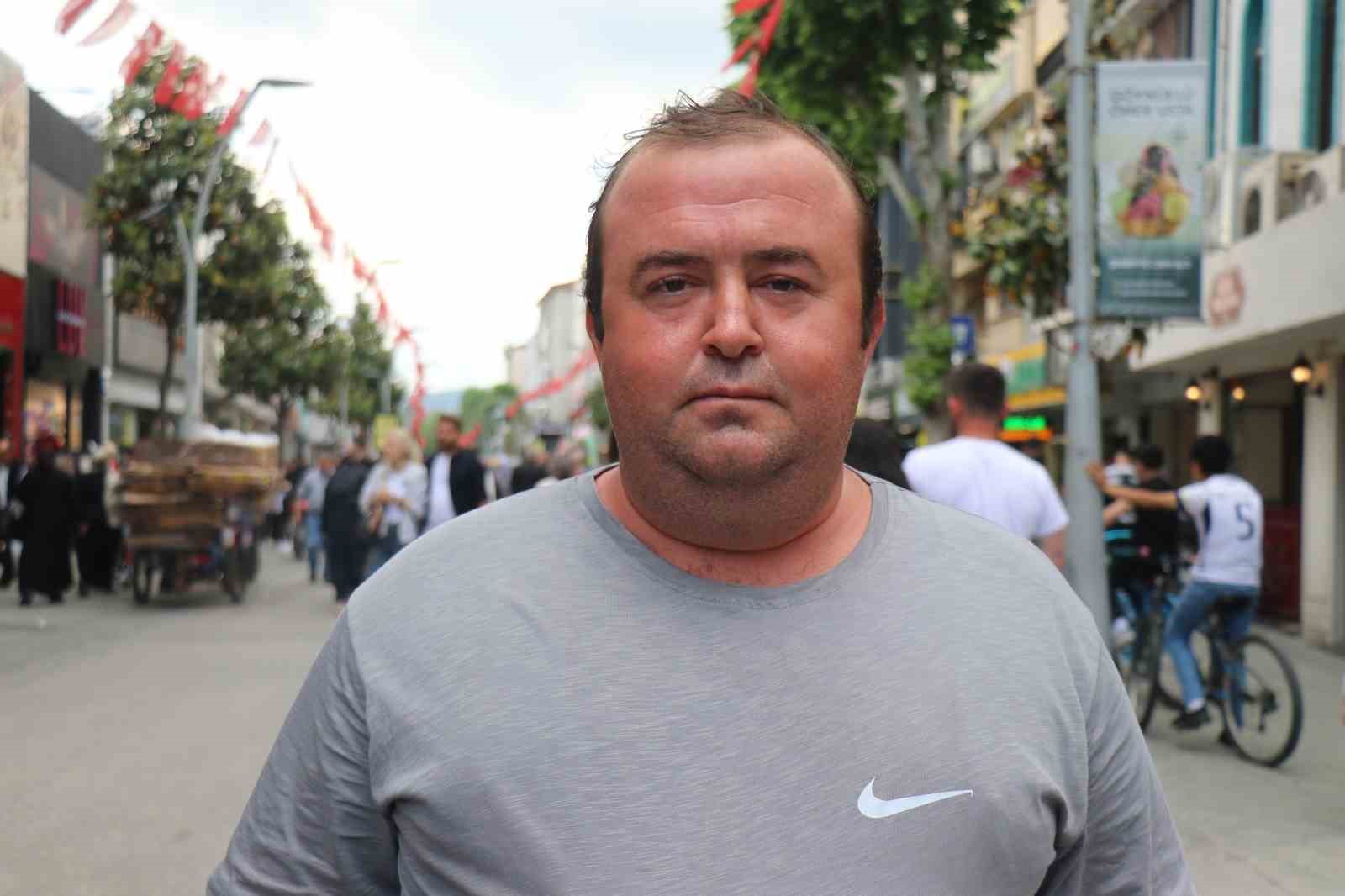 Sakarya’da bayram alışverişi telaşı: "Kedi yavrusu gibi sağa sola dağıldık"