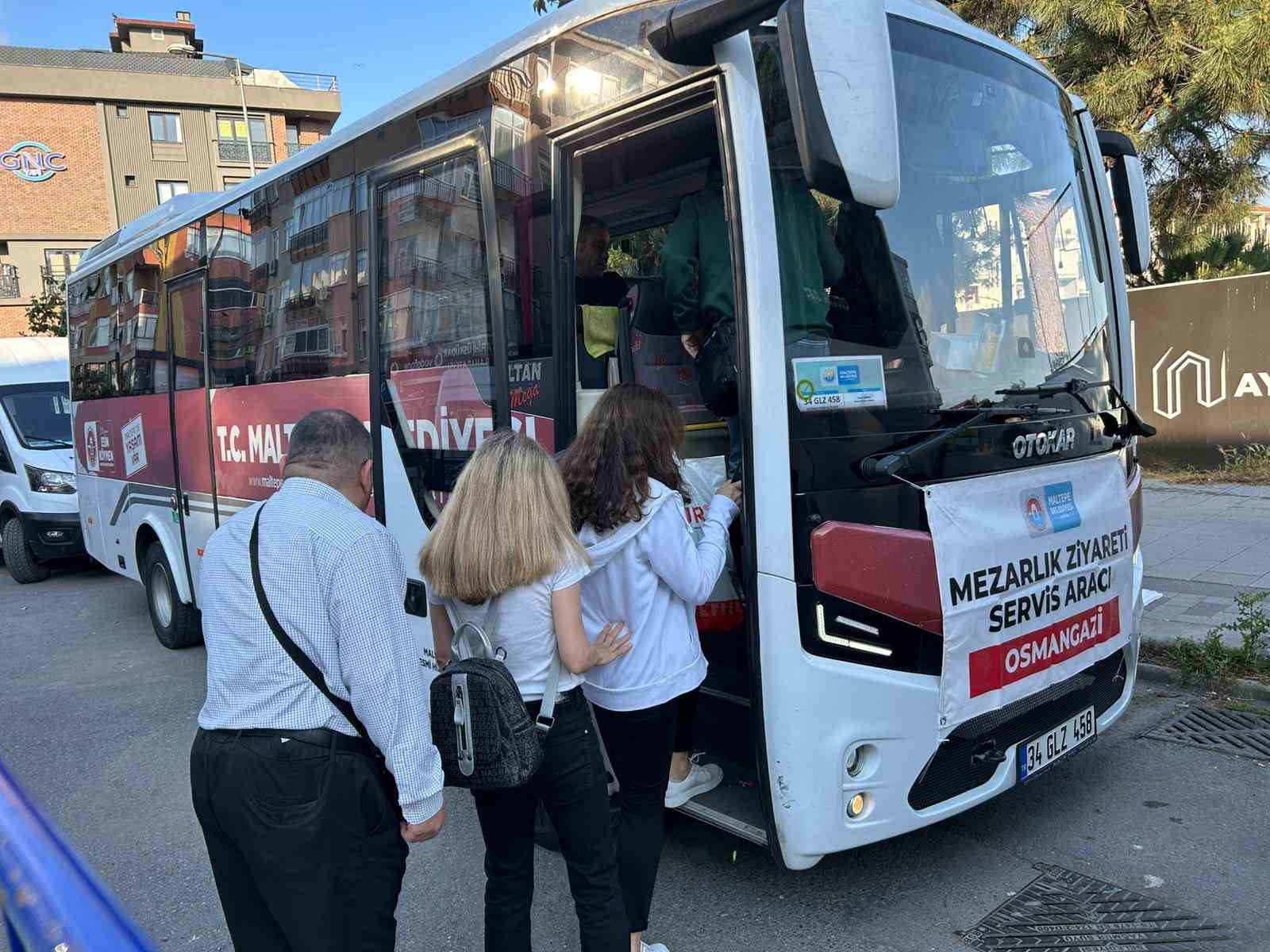 Maltepe’de bayramda mezarlıklara ücretsiz ring seferleri başladı