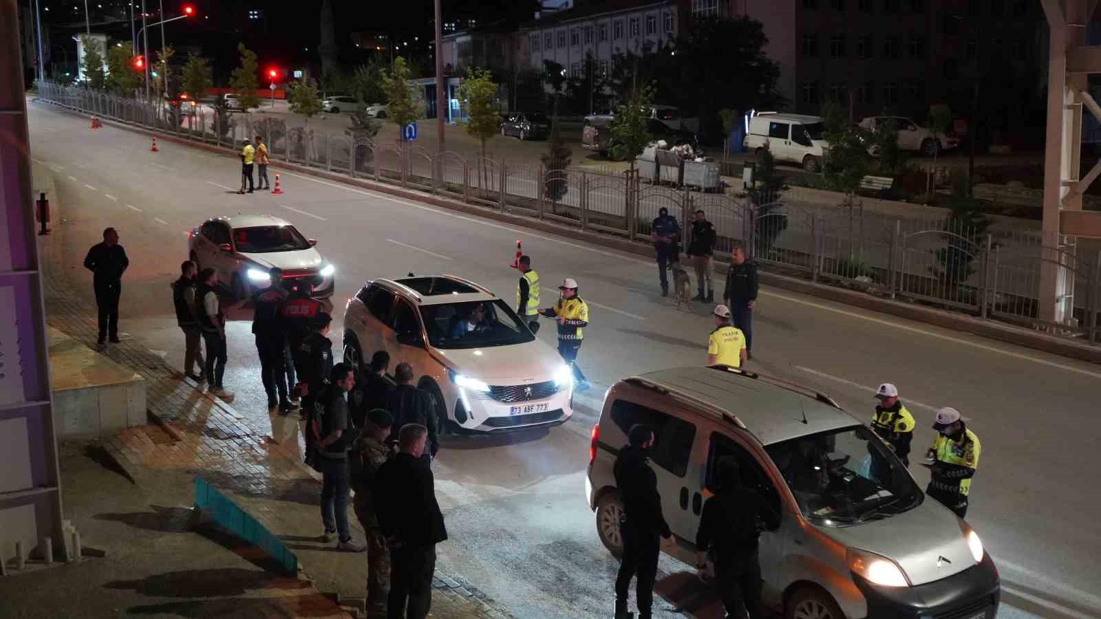 Şırnak’ta bayram alarmı: Bin 800 polisle "Huzur Şırnak" uygulaması