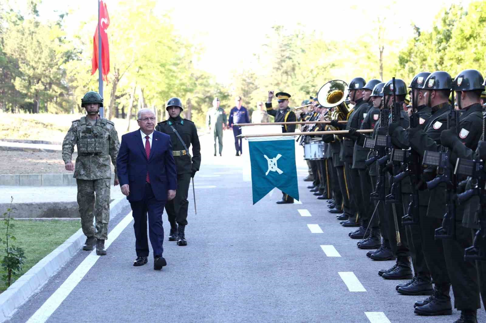 Bakan G&uuml;ler, Edirne&rsquo;de Mehmet&ccedil;ikle bayramlaştı
