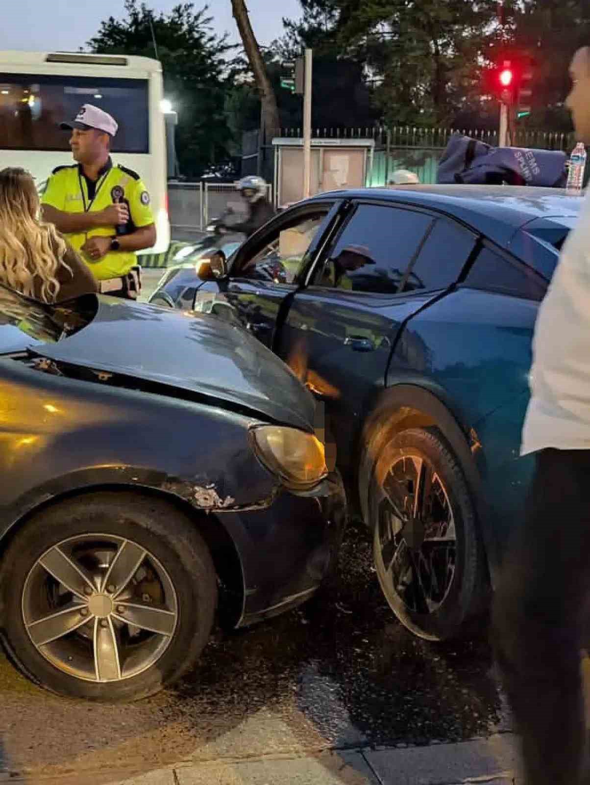 Siirt’te iki araç çarpıştı: 2 yaralı