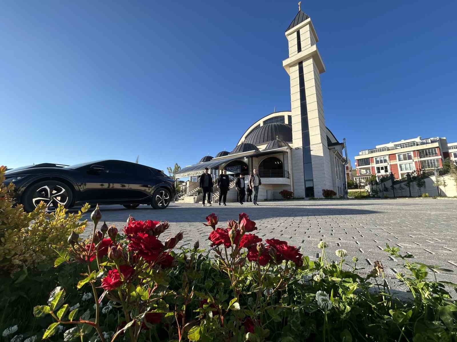 Van’da Kurban Bayramı namazı coşkusu
