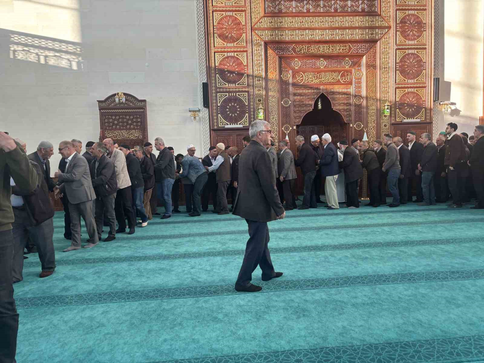 Bingöl’de Kurban Bayramı namazı eda edildi
