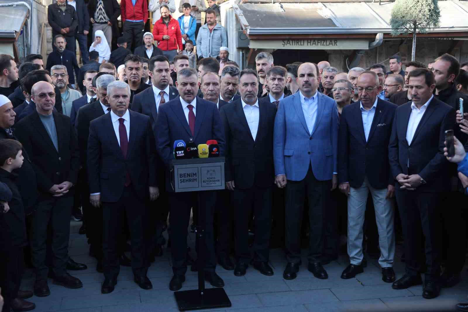 İçişleri Bakanı Çiftçi bayram namazını Konya’da kıldı
