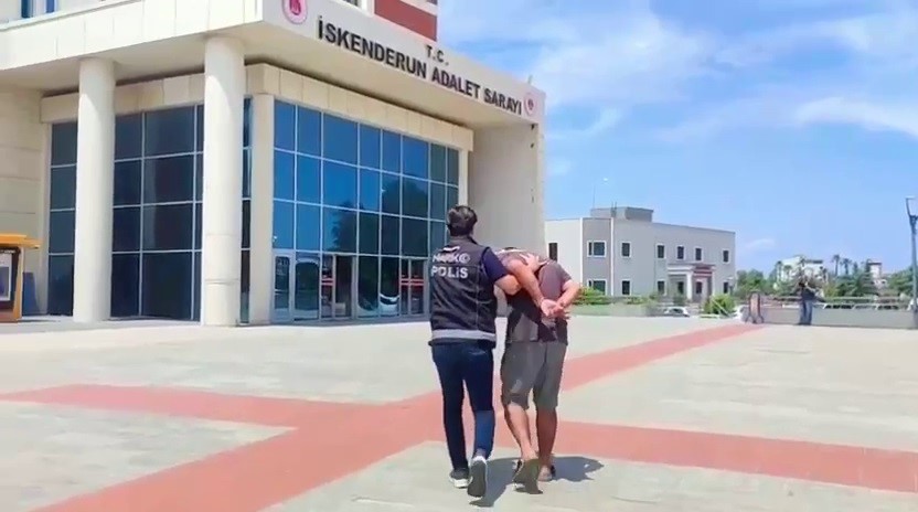Tırda yatağın altından 12 milyon 600 bin TL&rsquo;lik uyuşturucu &ccedil;ıktı
