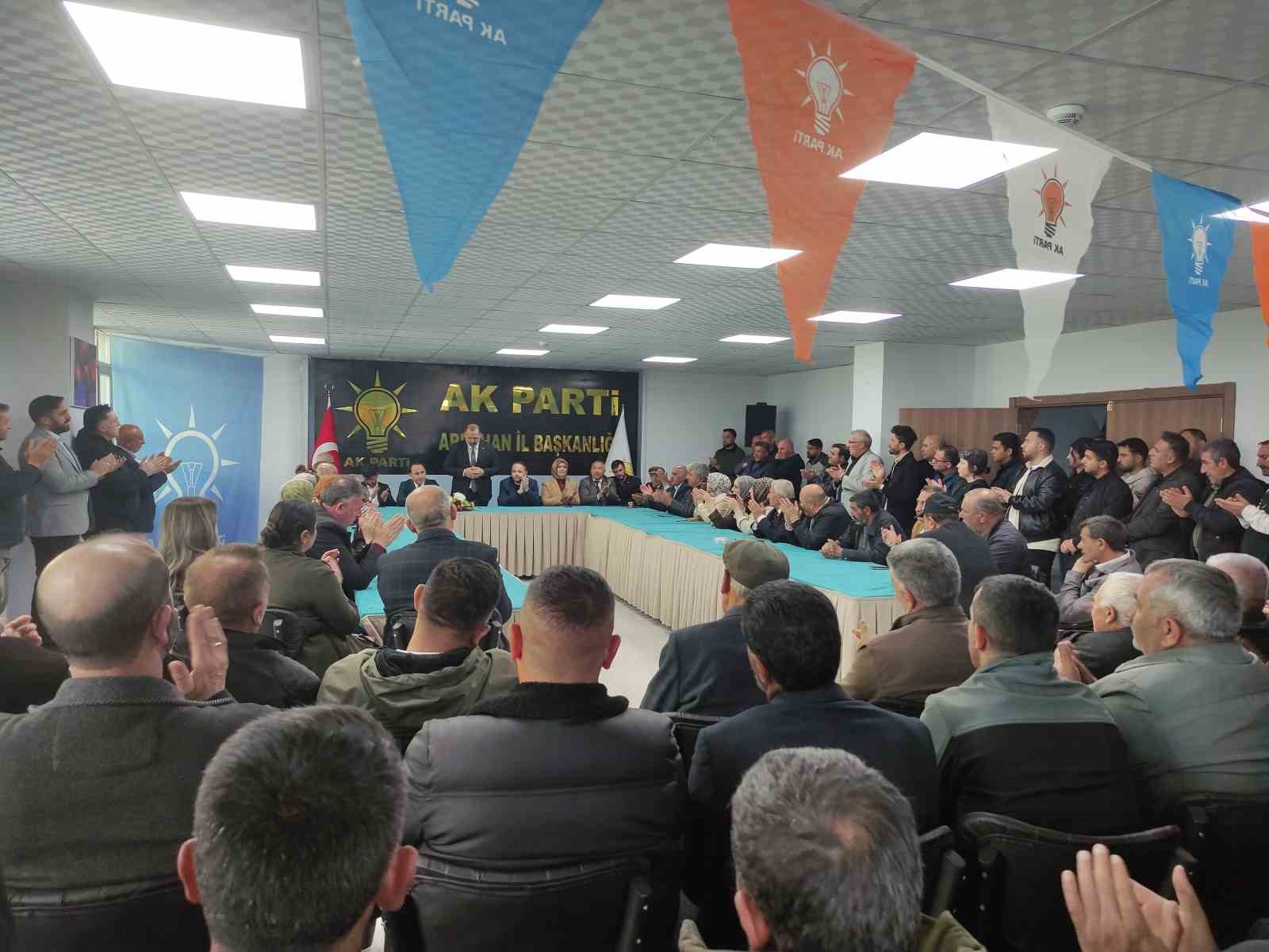 AK Parti’de partililer bayramlaştı