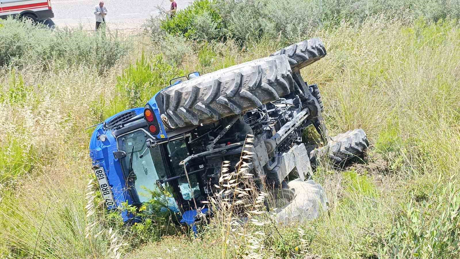 Devrilen trakt&ouml;rden kabin sayesinde yaralı kurtuldu
