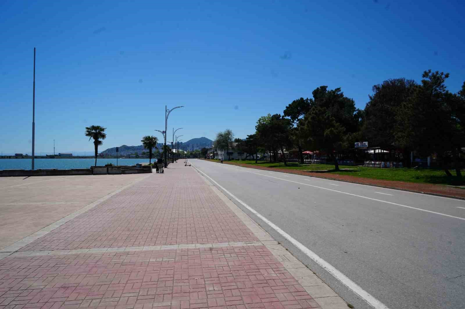 Bayramda Samsun sokaklarında sessizlik hakim
