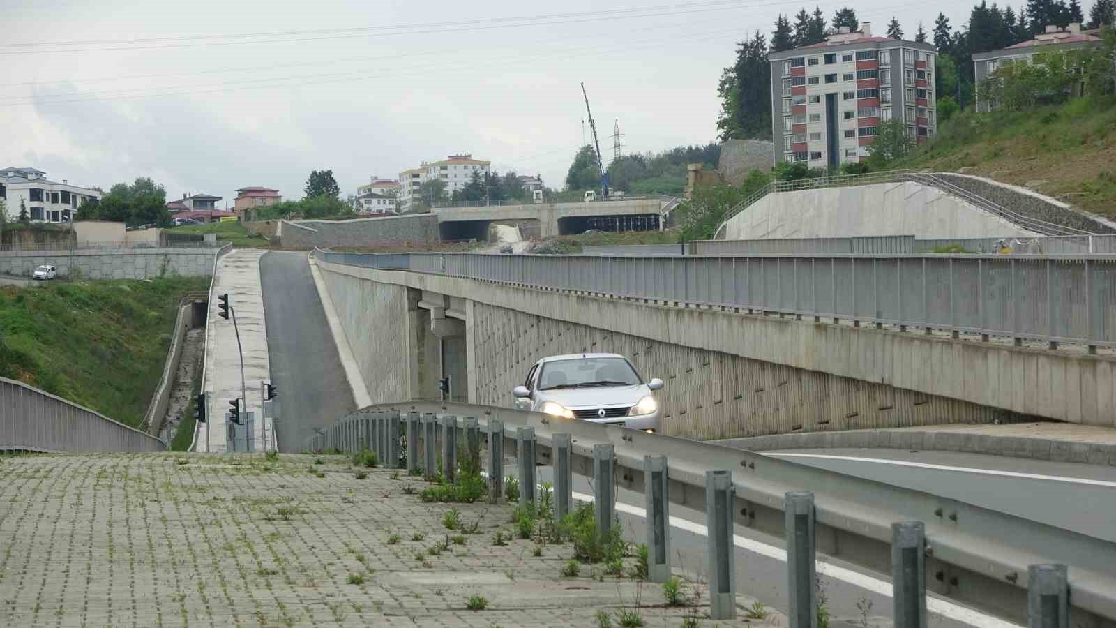 28 kilometre uzunluğundaki Kanuni Bulvarının 20 kilometrelik kısmı ulaşıma a&ccedil;ıldı
