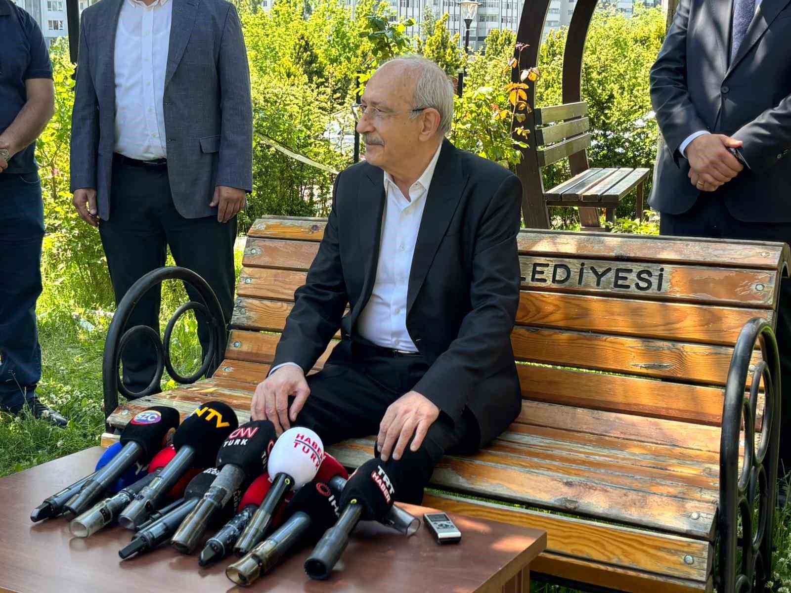 CHP Genel Başkanı Kılı&ccedil;daroğlu: "Kurultayın yasal zeminde yapılması lazım, tedbir kararı kalktıktan sonra kurultay yapılır"
