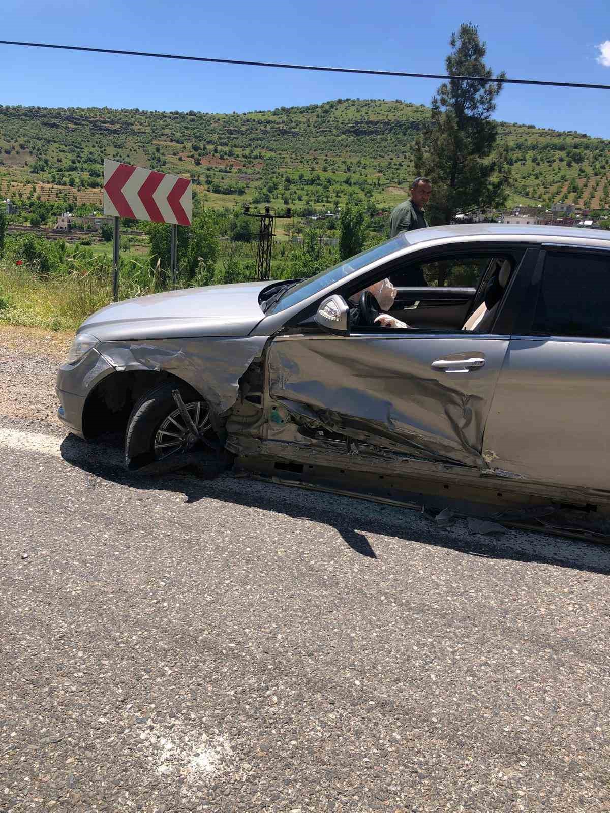 Mardin’de otomobiller çarpıştı: 5 yaralı