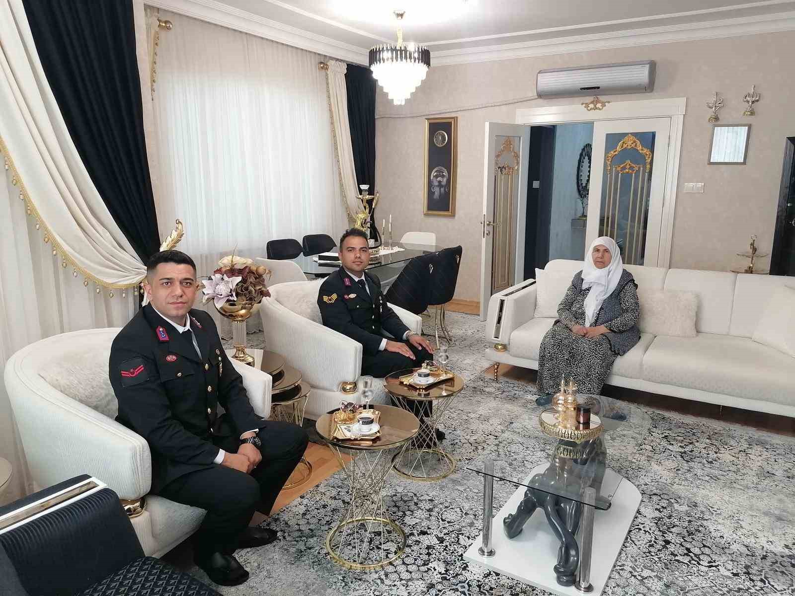 Jandarma, şehit aileleri ve gazileri unutmadı
