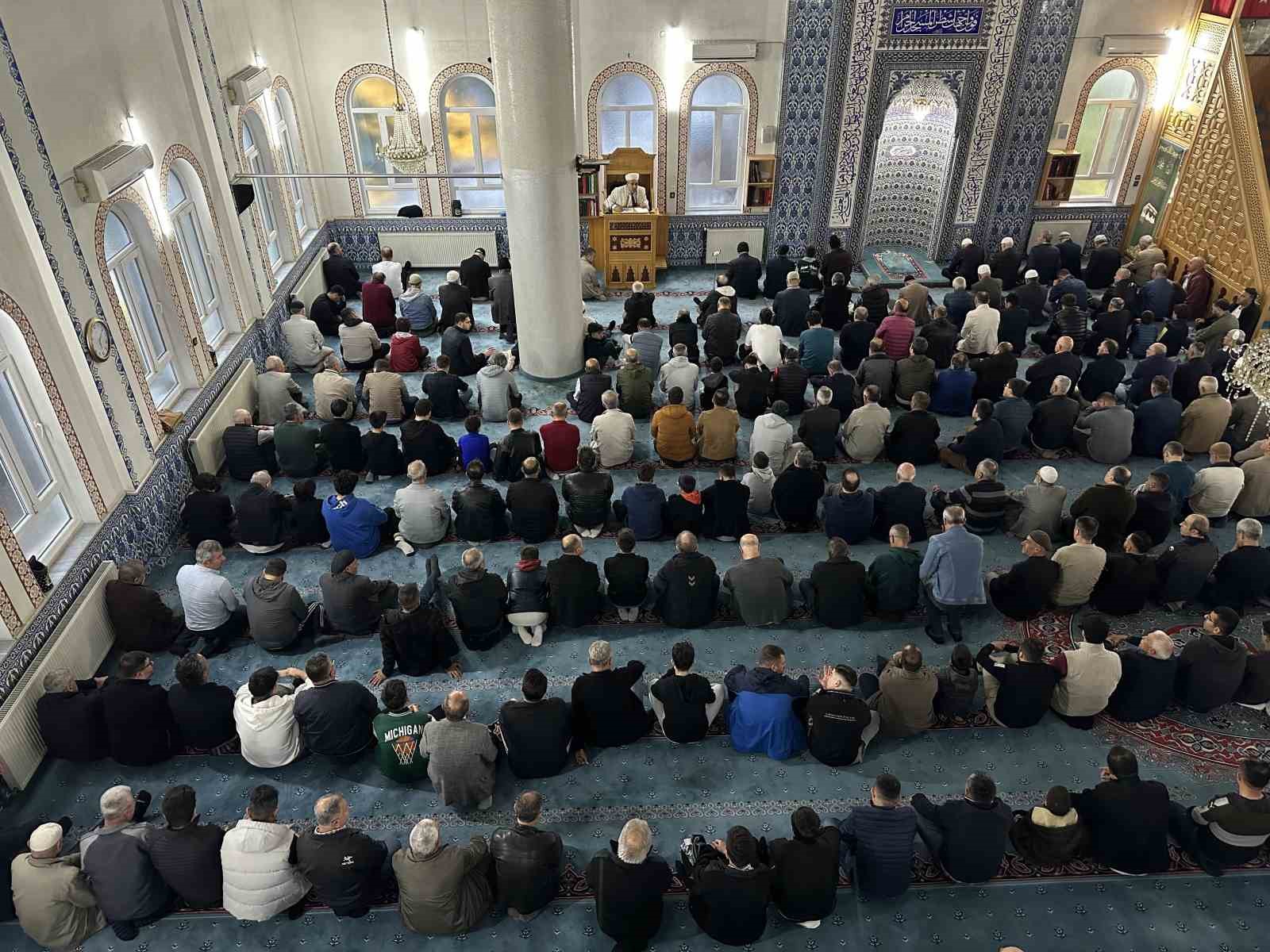 Uşak&rsquo;ta Kurban Bayramı namazı kılındı
