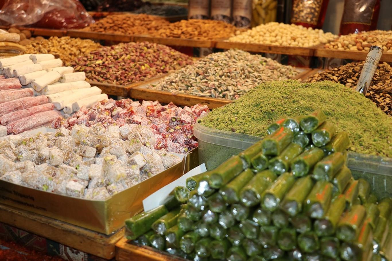 Gaziantep’in tarihi çarşılarında bayram yoğunluğu