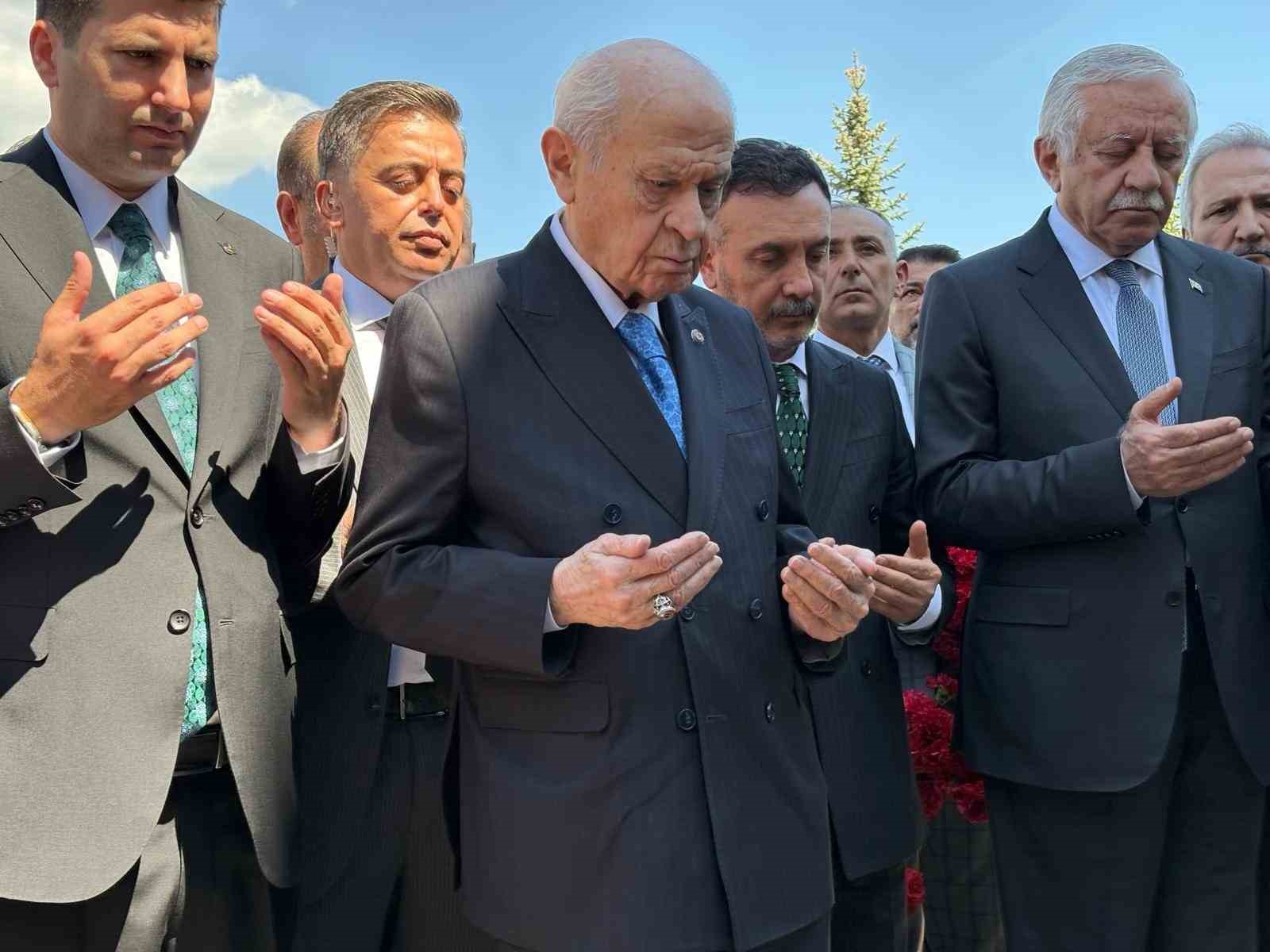 MHP Genel Başkanı Bahçeli, Ülkücü Şehitler Anıtı’nı ziyaret etti