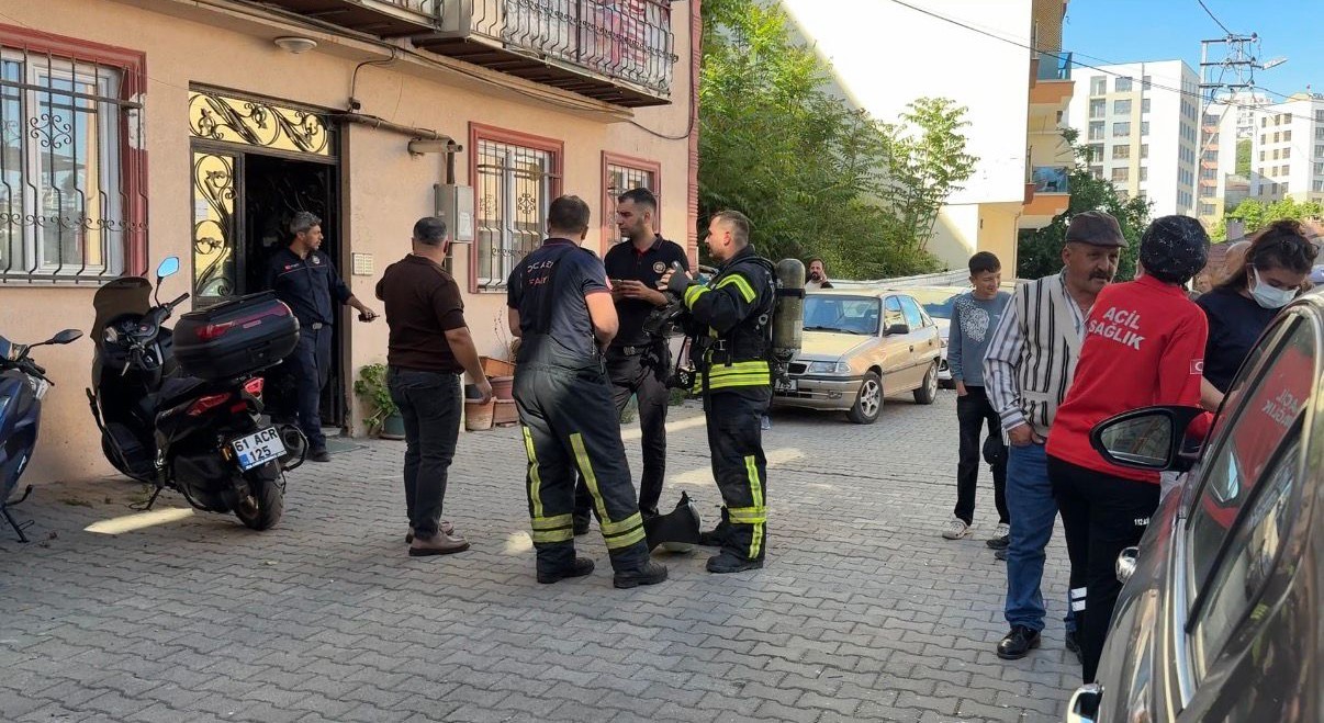 Kocaeli’de kötü kokuların geldiği evden cansız beden çıktı