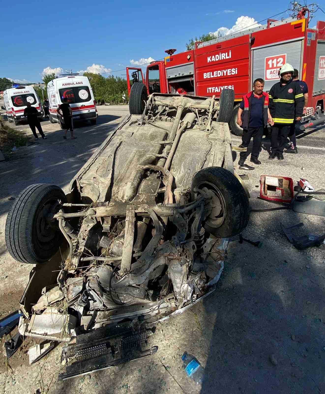 Osmaniye&rsquo;de kontrolden &ccedil;ıkan ara&ccedil; takla attı: 2 yaralı
