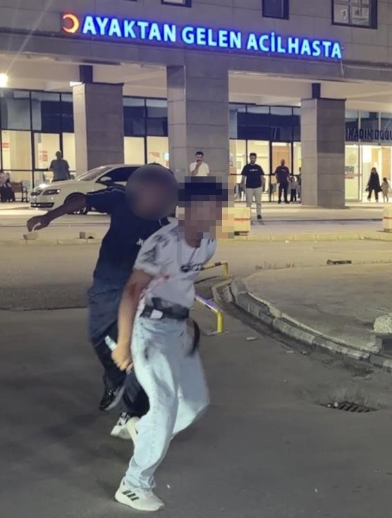 Adıyaman’da hastanede bıçaklı saldırı: 2’si güvenlik görevlisi 3 yaralı